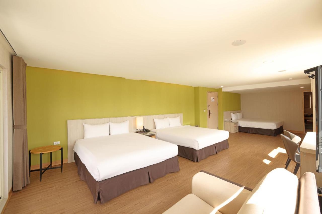 เอฟ โฮเต็ล หัวเหลียน จงเซียว Hotel เมืองฮวาเหลียน ภายนอก รูปภาพ