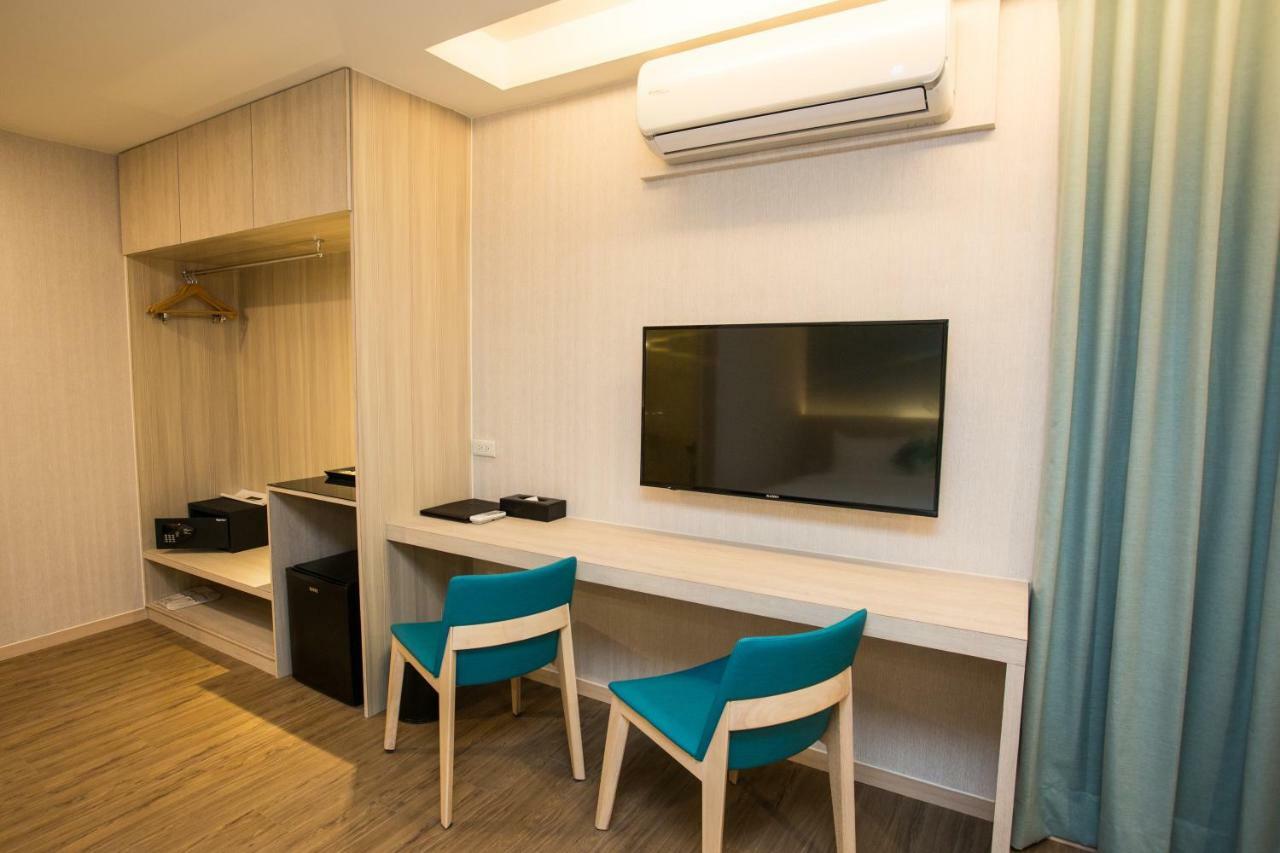 เอฟ โฮเต็ล หัวเหลียน จงเซียว Hotel เมืองฮวาเหลียน ภายนอก รูปภาพ